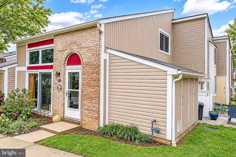 1505 Kensington Dr, Hagerstown, MD 21742