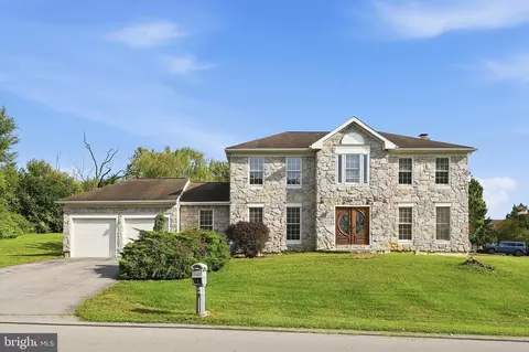 19410 Portsmouth Dr, Hagerstown, MD 21742
