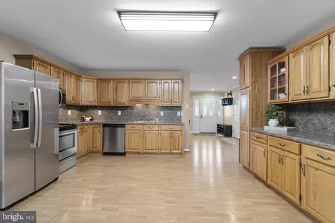 Kitchen - 15841 Broadcreek Dr, Clear Spring, MD 21722 photo 1 of 2