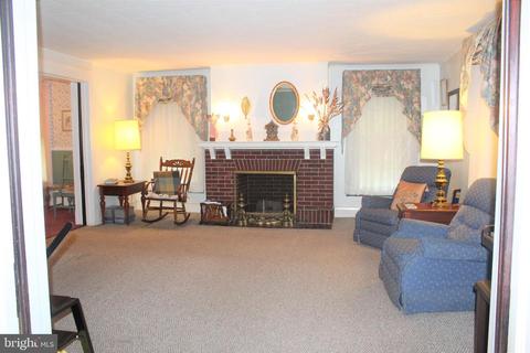200 E Pine St, Delmar, MD 21875 photo 3