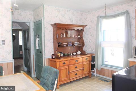 200 E Pine St, Delmar, MD 21875 photo 9