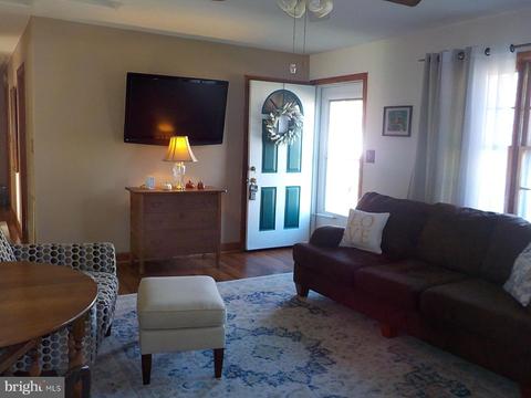 326 E Lillian St, Hebron, MD 21830 photo 14