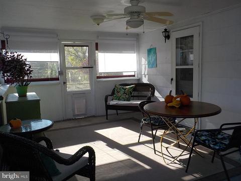 326 E Lillian St, Hebron, MD 21830 photo 5