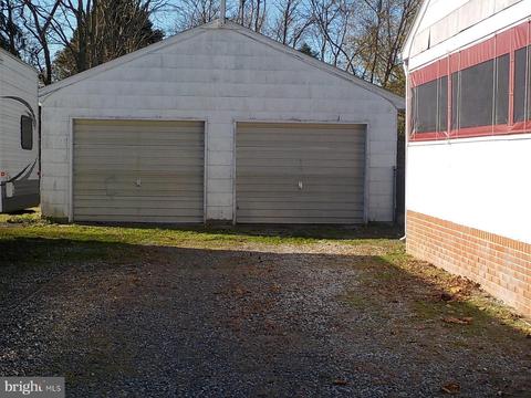 326 E Lillian St, Hebron, MD 21830 photo 6