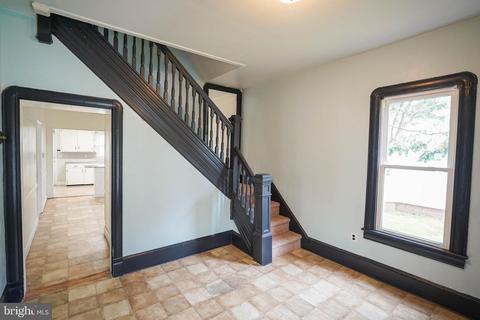 203 E Chestnut St, Delmar, MD 21875 photo 4