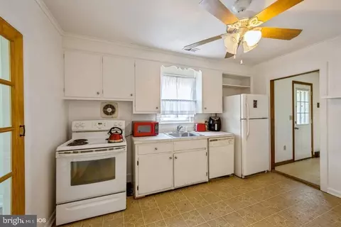 504 E College Ave, Salisbury, MD 21801 photo 12