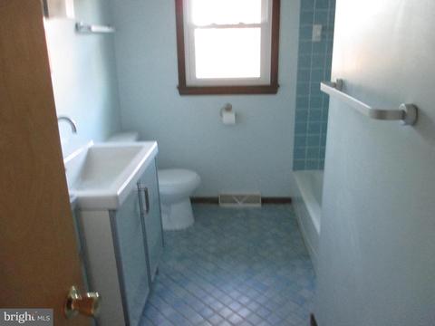 203 Honeysuckle Dr, Salisbury, MD 21801 photo 4