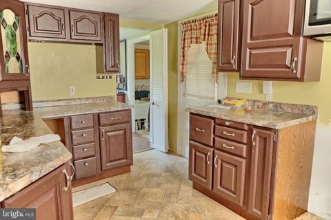 516 N Main St, Hebron, MD 21830 photo 9