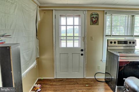 516 N Main St, Hebron, MD 21830 photo 4
