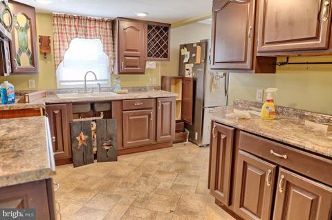 516 N Main St, Hebron, MD 21830 photo 8