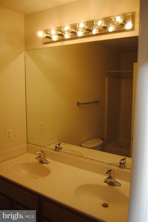 402 E State St, Delmar, MD 21875 photo 13