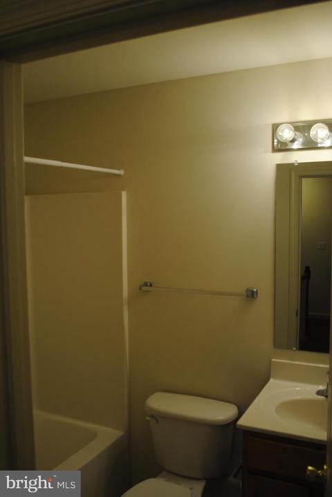 402 E State St, Delmar, MD 21875 photo 9
