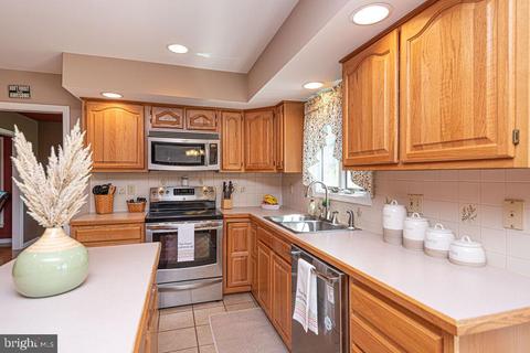6815 Whetstone Dr, Hebron, MD 21830 photo 11