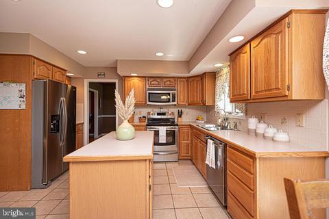 6815 Whetstone Dr, Hebron, MD 21830 photo 10