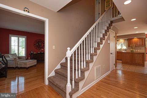 6815 Whetstone Dr, Hebron, MD 21830 photo 5