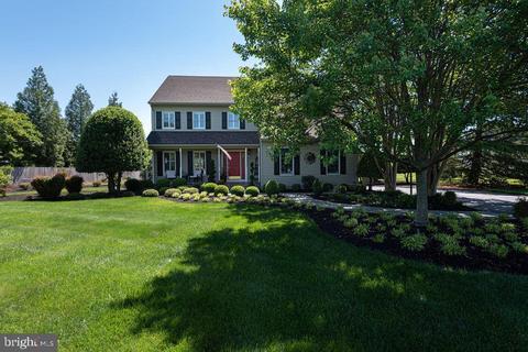 6815 Whetstone Dr, Hebron, MD 21830 photo 2