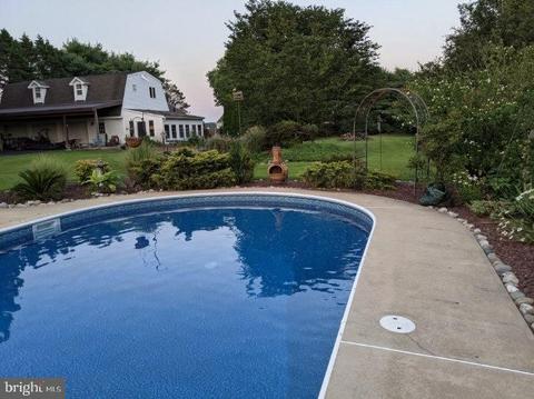 6833 Whetstone Dr, Hebron, MD 21830 photo 3