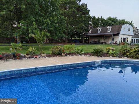 6833 Whetstone Dr, Hebron, MD 21830 photo 2