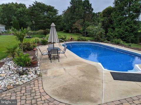 6833 Whetstone Dr, Hebron, MD 21830 photo 4