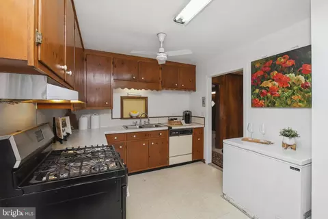 2303 Abbott Dr, Salisbury, MD 21804 photo 13