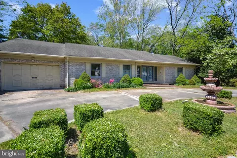 904 Riverside Dr, Salisbury, MD 21801