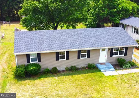 422 Ogle Ave, Fruitland, MD 21826