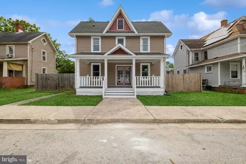 202 E Chestnut St E, Delmar, MD 21875