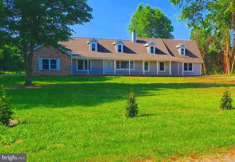 7541 Maple St, Pittsville, MD 21850