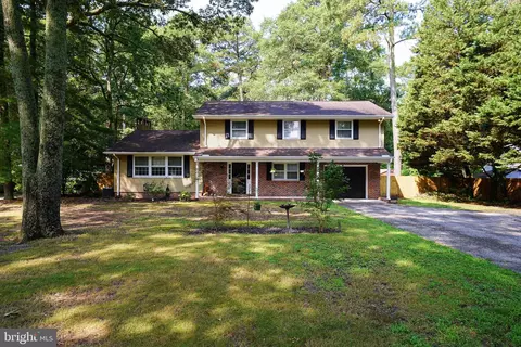 6686 Oak Ridge Dr, Hebron, MD 21830