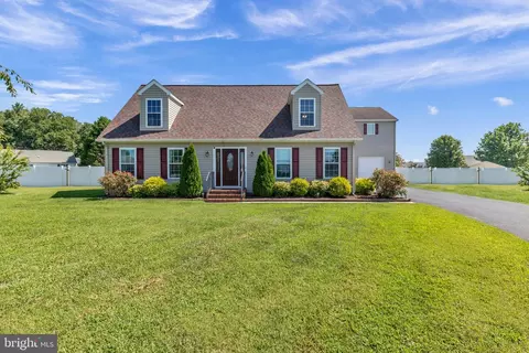 407 Peachtree Ct, Hebron, MD 21830