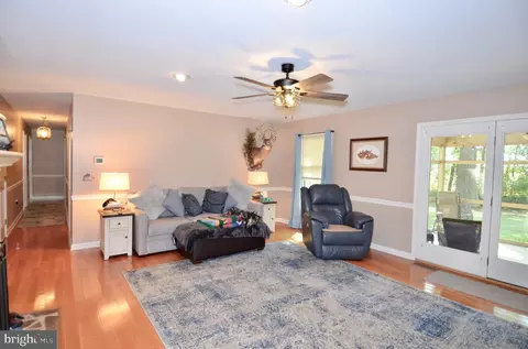26813 Jade Ct, Hebron, MD 21830 photo 4