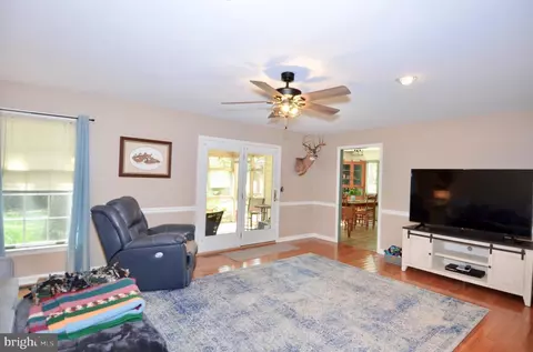 26813 Jade Ct, Hebron, MD 21830 photo 5