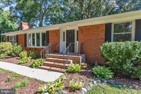 6657 Oak Ridge Dr, Hebron, MD 21830