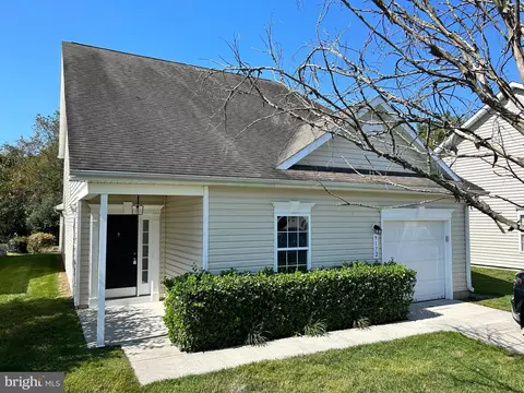 9172 Clubhouse Dr, Delmar, MD 21875