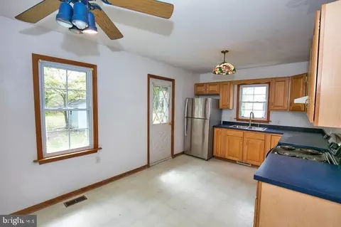 Kitchen - 725 Madison St, Salisbury, MD 21804 photo 4 of 4
