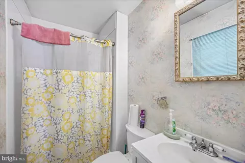 Bath - 706 Parker Rd, Salisbury, MD 21804 photo 1 of 3