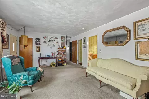 Living - 706 Parker Rd, Salisbury, MD 21804 photo 1 of 5