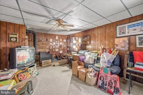 Living - 706 Parker Rd, Salisbury, MD 21804 photo 4 of 5