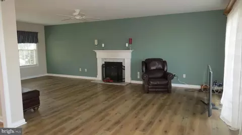 Living - 26698 Hamden Dr, Salisbury, MD 21801 photo 5 of 6