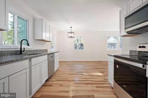 Kitchen - 804 Mohawk Ave, Salisbury, MD 21801 photo 4 of 5