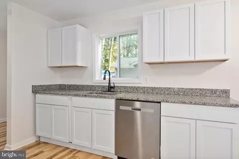 Kitchen - 804 Mohawk Ave, Salisbury, MD 21801 photo 2 of 5