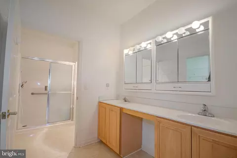 Bath - 918 Winding Way, Salisbury, MD 21804 photo 1 of 4