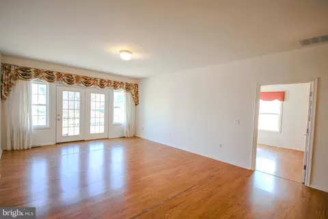 Living - 918 Winding Way, Salisbury, MD 21804 photo 1 of 9