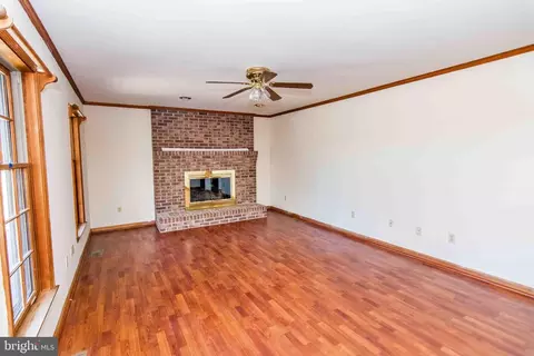 Living - 26278 Quantico Creek Rd, Hebron, MD 21830 photo 2 of 2