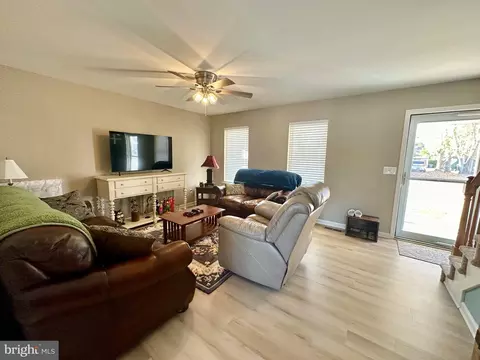 105 Bradley St, Hebron, MD 21830 photo 4