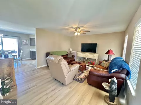 105 Bradley St, Hebron, MD 21830 photo 3