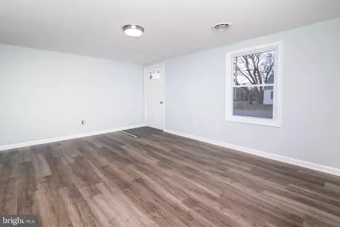 Living - 407 Pacific Ave, Salisbury, MD 21804 photo 1 of 1