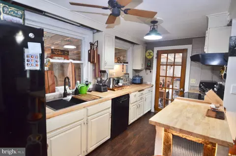 Kitchen - 6551 Quantico Rd, Quantico, MD 21856 photo 4 of 5