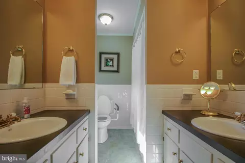 Bath - 1224 Orchard Cir, Salisbury, MD 21801 photo 1 of 2
