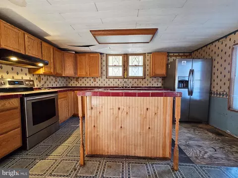 Kitchen - 35400 Tingle Rd, Pittsville, MD 21850 photo 4 of 8